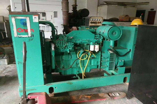 租賃發(fā)電機(jī)安裝檢測(cè)及停機(jī)注意事項(xiàng)