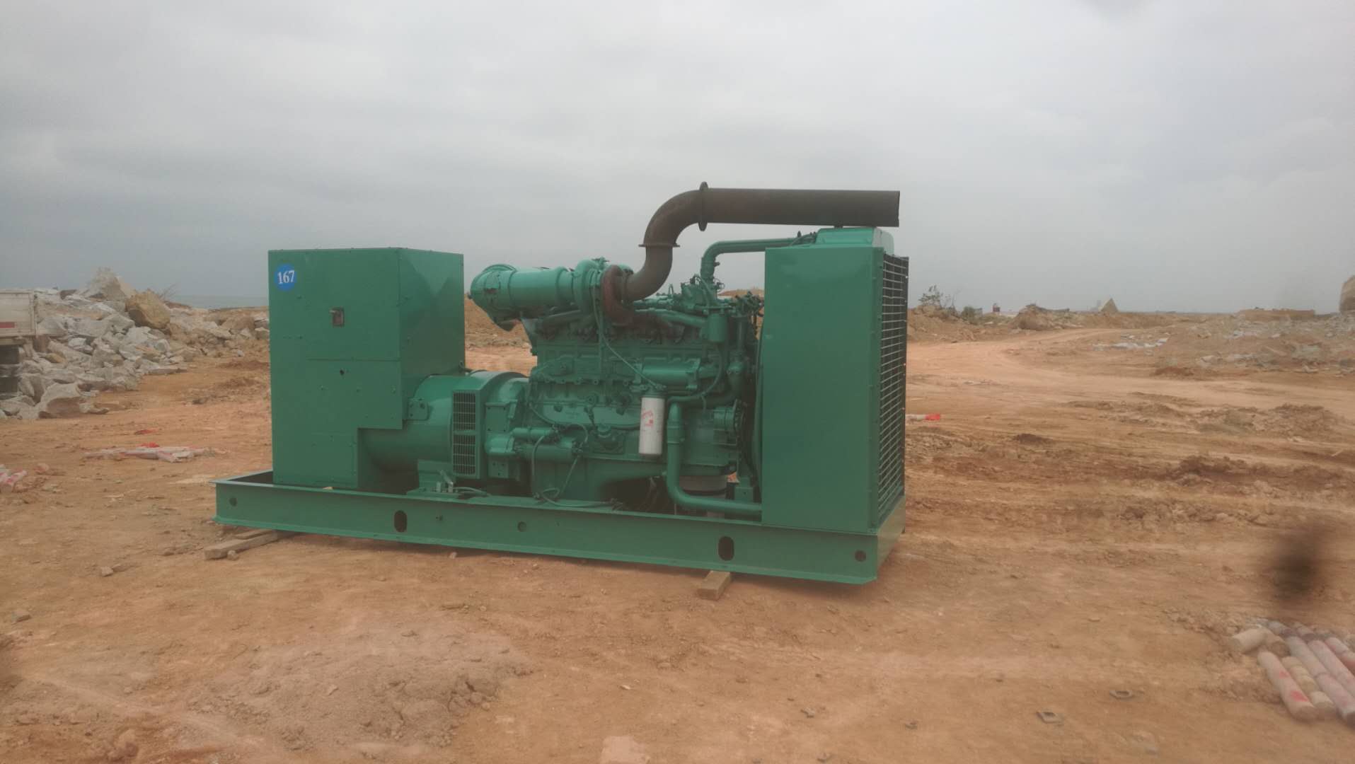 出租發(fā)電機哪里有之發(fā)電機組活塞燒損斷裂原因分析